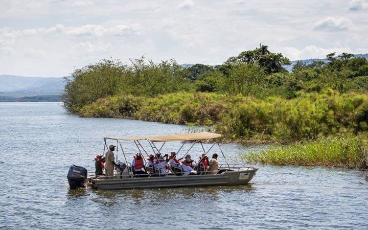 Lake Ihema Boat cruise 